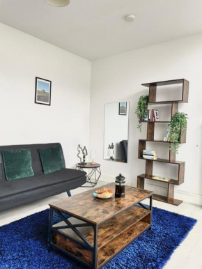 Cosy Prenton home near Tranmere Club and Liverpool